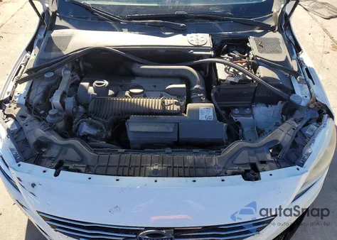 2014 Volvo S60 T5 z USA, uszkodzony, nr VIN YV1612FS8E2276136